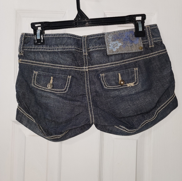 Women's Guess Jean shorts - Picture 4 of 4